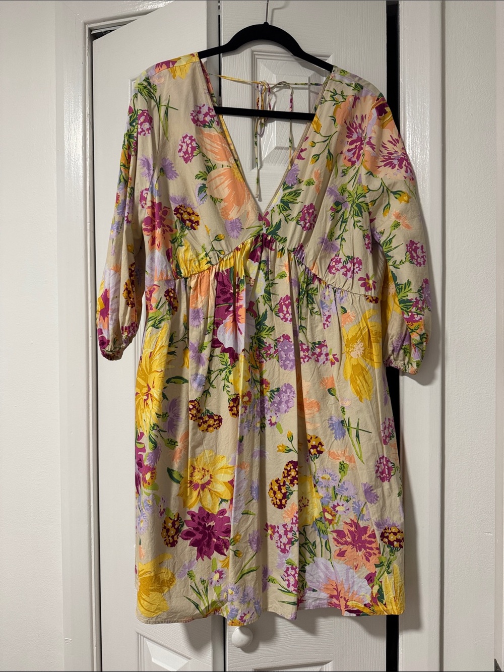 H&M Cream Floral V-Neck Dress